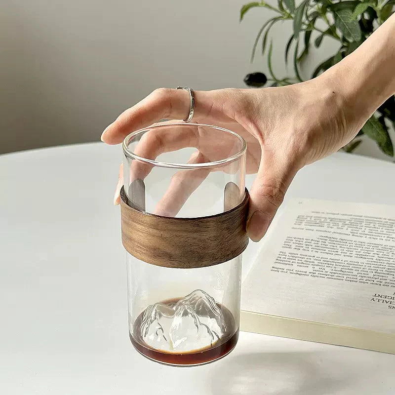Tazza in vetro con impugnatura in legno, 350 ml