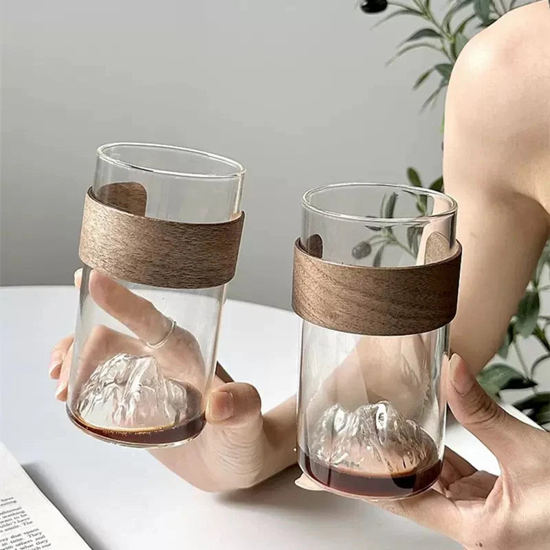 Tazza in vetro con impugnatura in legno, 350 ml
