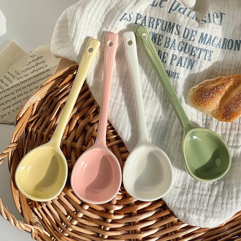 Cucchiai in ceramica color macaron fatti a mano